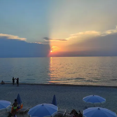 홀리데이파크 Borgo Marino Albatros 잠브로네