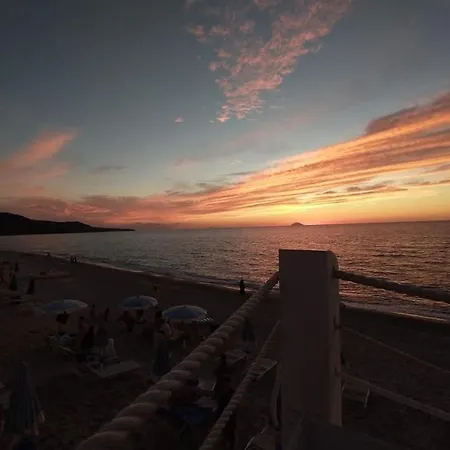 Borgo Marino Albatros * 잠브로네