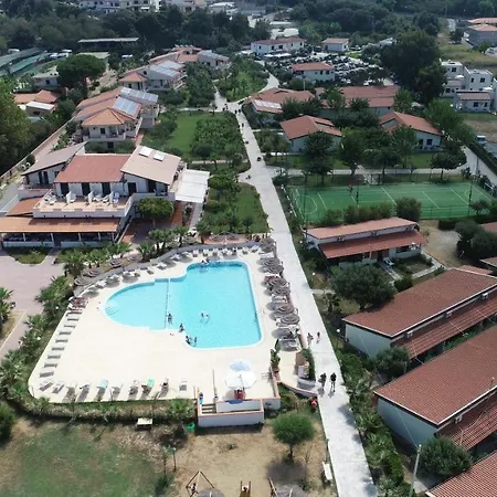 Borgo Marino Albatros * ザンブローネ