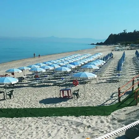 홀리데이파크 Borgo Marino Albatros *